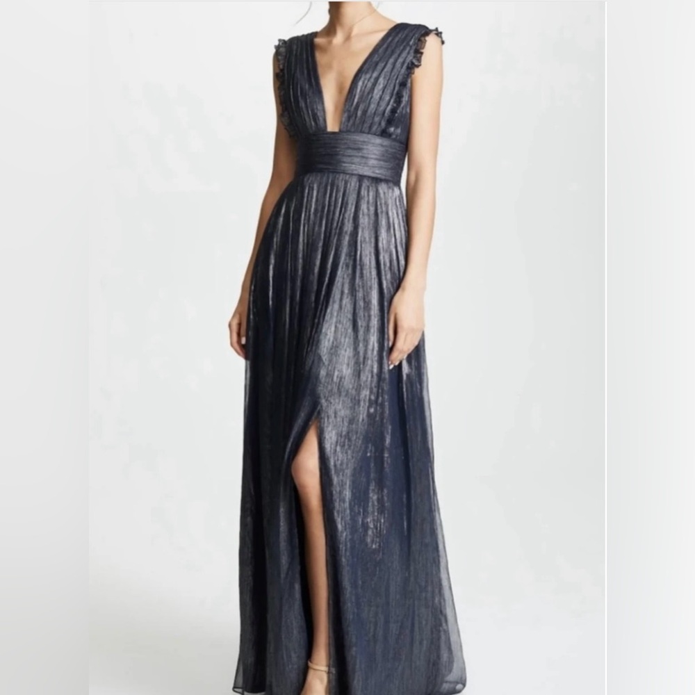 MONIQUE LHUILLIER BRIDESMAIDS
Metallic Ruffle Gown With V Neckline